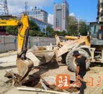 美女和男人操逼免费网站高温下的坚守｜道路建设者用汗水铺就畅通路